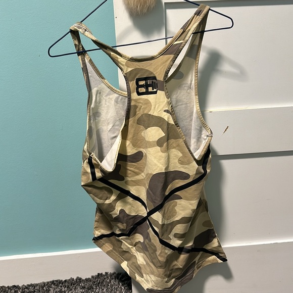 Engineered Life Camo Stringer Gym Tank Top - Picture 3 of 3